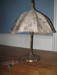 Item 4-0122 Original Umbrella Table Lamp